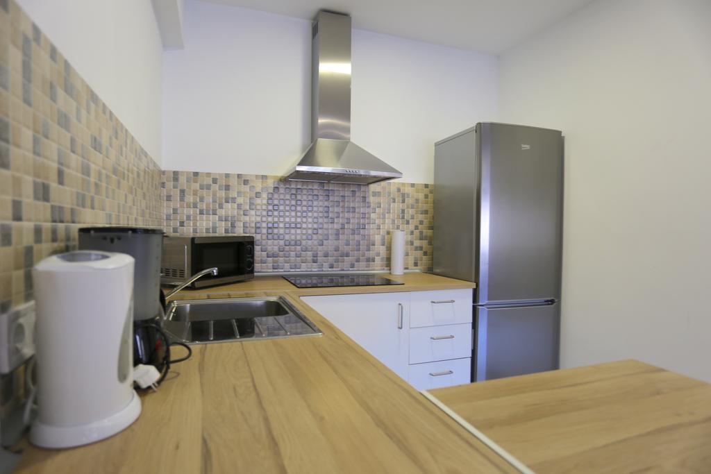 Larios Centro Las Flores Apartment มาลากา ภายนอก รูปภาพ